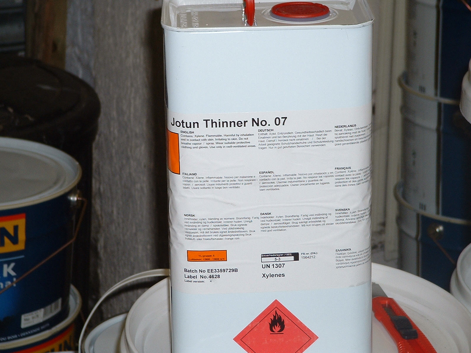 Sikkens, Dulux paints and woodstains at low online prices